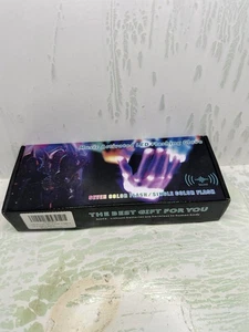 LED Rave Handschuhe und LED Farbwechsel Pyramidenuhr beide Neu - Bild 1 von 2