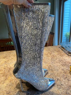 Botas de aguja altas metálicas de encaje plateado talla 8,5 Cosplay kink Foto 1 de 4