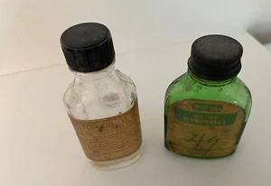VTG  SMALL Antique Green Glass JAR Bottle MR. KESSON'S OIL + U.S.P. CASTOR 3" - Picture 1 of 1