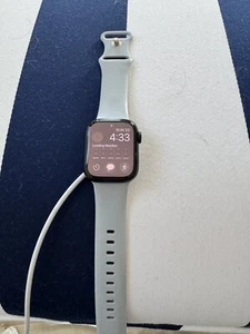 Apple Watch Series 8 41mm - Picture 1 of 2