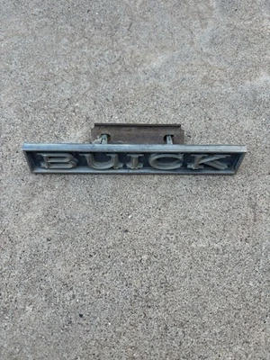 Buick Electra 1968 emblema de parrilla 37524 Foto 1 de 4