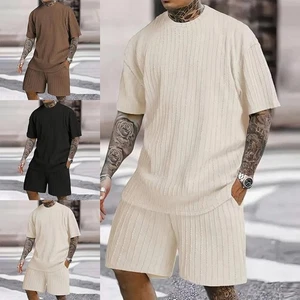 Conjunto de camiseta y pantalones cortos a rayas para hombre trajes deportivos geniales y modernos para verano - Imagen 1 de 48