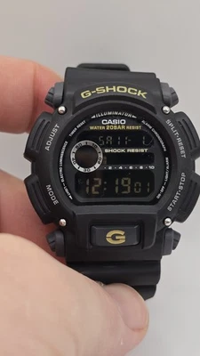 Reloj deportivo cronógrafo digital de resina negra clásico G-SHOCK CASIO DW9052-1C para hombre Foto 1 de 4