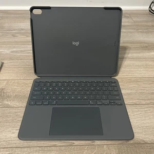 Logitech Combo Touch iPad Air 13 cali (M2) etui na klawiaturę odpinane z gładzikiem - Zdjęcie 1 z 7