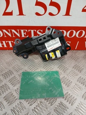 NEW GENUINE TOYOTA YARIS RIGHT HEADLIGHT BRACKET 2012-2018 53233-52140 — 第 1/4 张图片