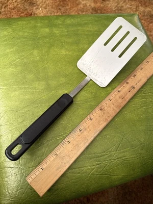 Espátula Ranurada EKCO Turner Aleta Flexible Inoxidable Mango Negro Hecho en EE. UU.  Foto 1 de 4