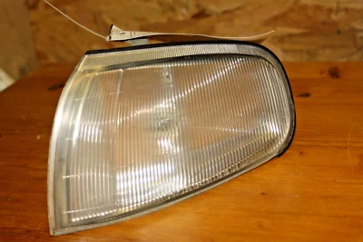 Toyota Camry 1992 luz de esquina izquierda del lado del conductor usada Foto 1 de 4
