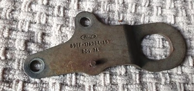 Soporte elevador motor diésel turbo Ford Escort Fiesta Courier 89FF-17A084 ♻ Foto 1 de 4