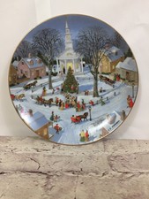 The Danbury Mint Christmas Tree Lighting Collector Plate by Charlotte Sternberg