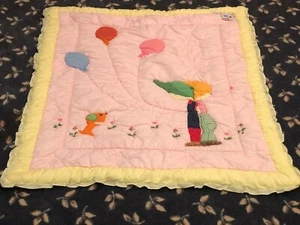1980 Vintage Embroidered Baby Crib Comforter/Blanket - Picture 1 of 11