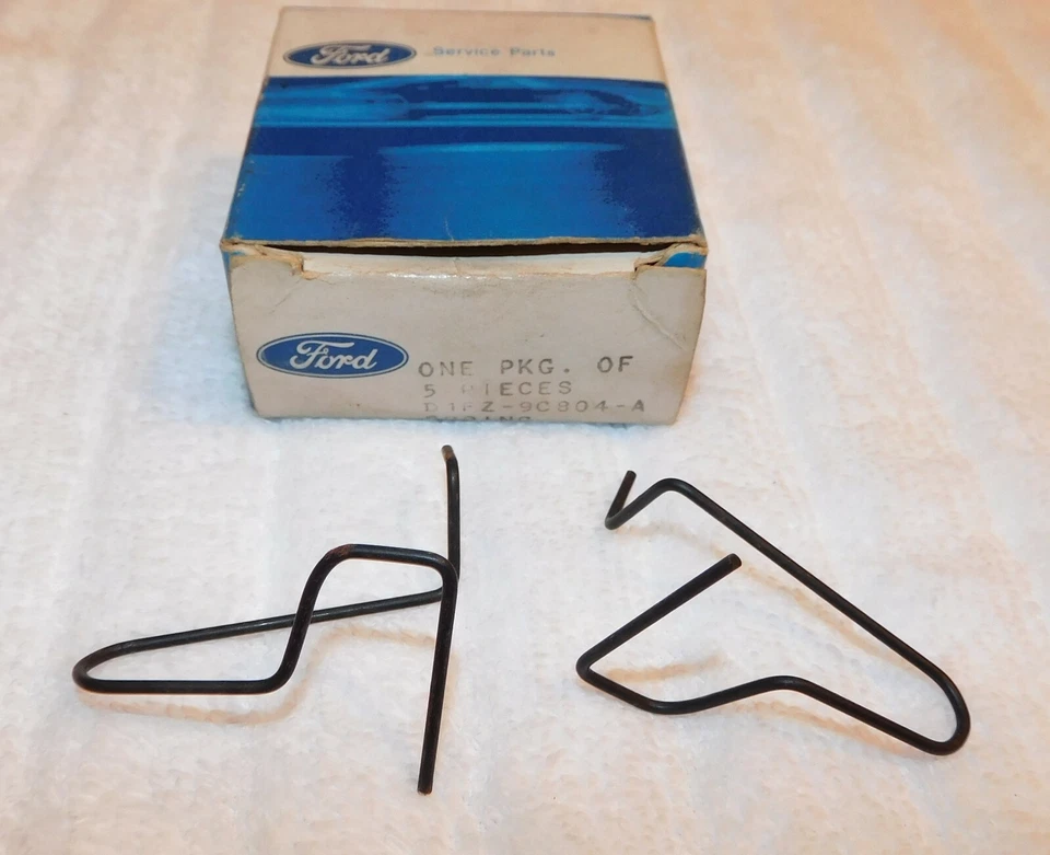 1971-1980 Ford Pinto Mercury Bobcat NOS 4CYL ACCELERATOR GAS PEDAL PIVOT SPRING - Image 1 of 1