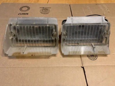 1969-1970 Cutlass 442 Delta 88 98 Vista Parking Light Housing Assemblies RH LH - Image 1 of 4