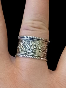 Anello a fascia argento sterling 925 spessore floreale taglia 8  - Foto 1 di 11