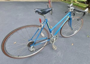 Schwinn Bicycle - Picture 1 of 8