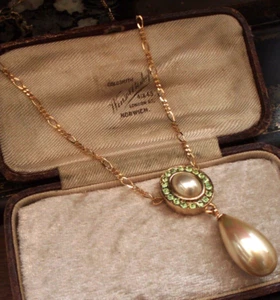 Vintage Rosita Pearl Drop & Peridot Green Crystal Necklace Pendant signed - Picture 1 of 11
