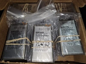 LOT of 50 OEM Original Genuine Samsung Galaxy S10+ G975 EB-BG975ABU Battery  - Picture 1 of 4