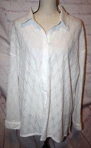 *Neu mit Etikett* Forever 21+ Damen-Blusentop weiß Ösen Langarm Knopfleiste Größe 0X - Bild 1 von 3