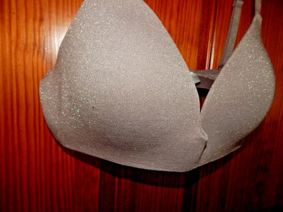 SUJETADOR PUSHUP INALÁMBRICO ROSA VICTORIA'S SECRET, ACOLCHADO MEDIANO, TALLA 34 C Foto 1 de 3