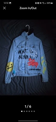 Chaqueta Rue 21 Denim Con Capucha Graffiti Lo Normal RIP To My Former Self S Foto 1 de 4