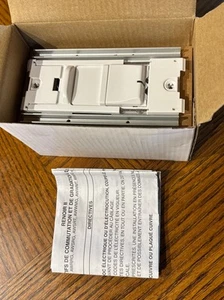 New Leviton AWSRT-W Renoir II Remote Slide Thin Heatsink LED Dim Switch, white - Picture 1 of 2