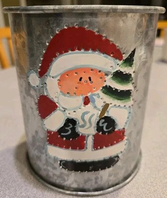Candelabro de hojalata perforado reflector de luz luminosa 5,25" de alto, SANTA CLAUS Foto 1 de 4