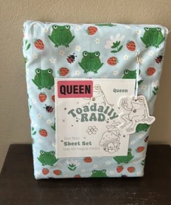 Toadally Rad Queen Sheet Set Toads Frogs Strawberries New Ladybug - Picture 1 of 2