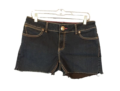 Pantalones Cortos de Denim Wrangler Lavado Oscuro Corte (Jeans Cortados) Bordados Espalda Talla 9/10 Foto 1 de 4