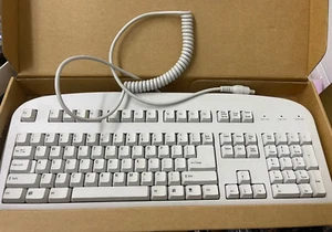 RARE VINTAGE 1996 ACER ASPIRE 6311-HW CLICKY WINDOWS AT KEYBOARD US-RM0 - Picture 1 of 3