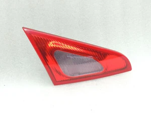 Luz trasera interior izquierda Mitsubishi Colt CZ3 3 puertas 2004-2008 MN186273 - Imagen 1 de 11