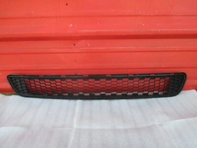 PARAGOLPES DELANTERO PARRILLA INFERIOR OEM 2011 2012 2013 2014 2015 TOYOTA SIENNA Foto 1 de 4