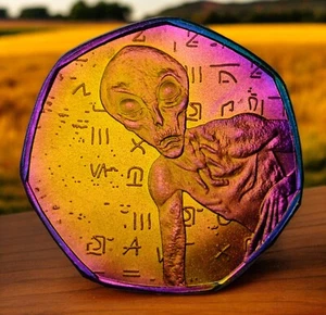 Moneda/artefacto alienígena de titanio .999 extremadamente rara. Área 51.  Iridiscente/Espacio/OVNI - Imagen 1 de 12