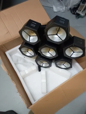 1 x Citronic CosmoPAR 7x40W COB LED RGBW PAR Light With DMX Cable - Image 1 of 4