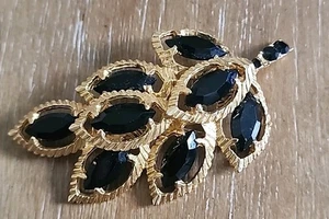 Vintage Brosche 50er Jahre gold schwarzfarben Kunststeine Blätter Cluster Glamour Kern  - Bild 1 von 11