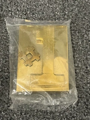 Pisapapeles trofeo vintage colección Bomel latón macizo nº 1 nuevo en caja 1981 U8* Foto 1 de 4