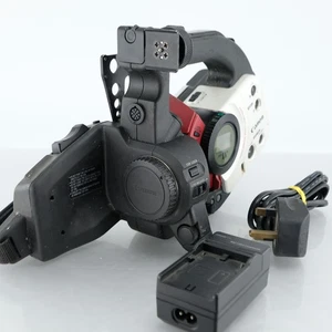 Canon XL1 Digital Video Camcorder MiniDV 3CCD Sensor Broadcast Quality PAL - Picture 1 of 15