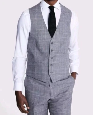 Moss Bros Men's Tailored Fit Grey Check Performance Waistcoat Size UK 34 R £110 - Image 1 of 3