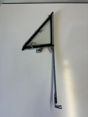 Dodge Dart 1967-76 ventana de ventilación derecha  Foto 1 de 4