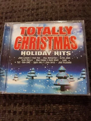 Totally Christmas Holiday Hits Music CD Lennon McCartney Elton Elvis Bowie Train Foto 1 de 2