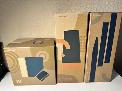 SimpliSafe Wireless Outdoor 1080P Camera White CMOB1, Base Station,  Yard Stake - Image 1 of 4