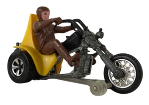 Hot Wheels RRRumblers Squealer Yellow Motorcycle Tricycle Vintage Driver Rumbler - Picture 1 of 8