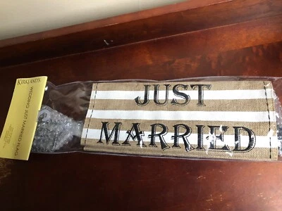 NUEVO Kirkland’s Recién Casado Rústico Arpillera Bordada Boda Patio Bandera Foto 1 de 4