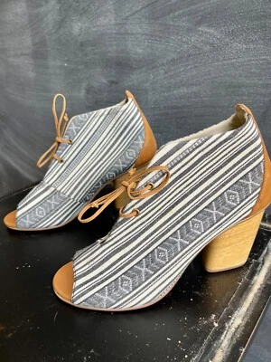 J. Shoes 8 Tan Leather Cream Grey Fabric Vivienne Boho Lace Up Peep Toe Booties - Image 1 of 4