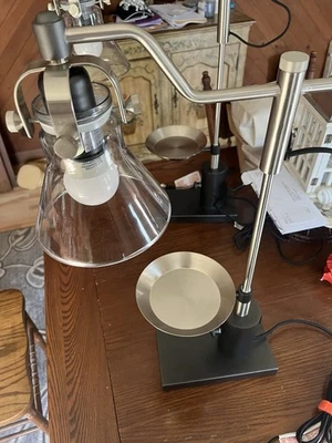 Lámpara de Mesa Ultra Moderna Brazo Largo Estilo Industrial Conexión USB Ajustable Foto 1 de 4