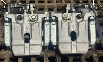 Juego de pinzas de freno ABS Nissan Pathfinder 2022-2025 4x4 OEM Foto 1 de 4