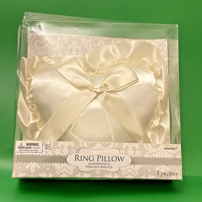 Nuevo Amscan Anillo de Boda Nupcial Portador Forma de Corazón Marfil Seda Almohada con Lazo  Foto 1 de 2