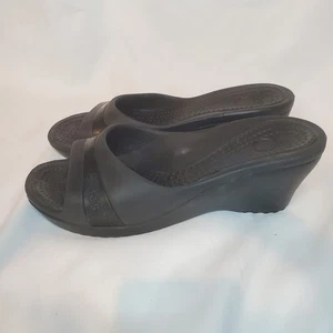Crocs Sassari Damenschuhe Keilabsatz Größe 11 offene Zehenpartie Pantoletten Sandalen schwarz - Bild 1 von 7