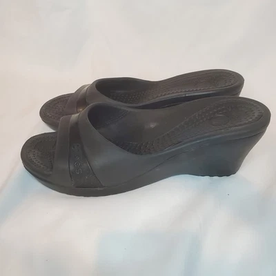 Crocs Sassari Zapatos Tacones de Cuña Mujer Talla 11 Punta Abierta Sandalias Deslizantes Negras Foto 1 de 4