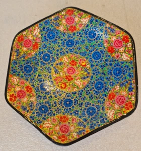 Vintage Floral Papier-mâché and Black Lacquer Bowl / Plate - Kashmir India? - Picture 1 of 23