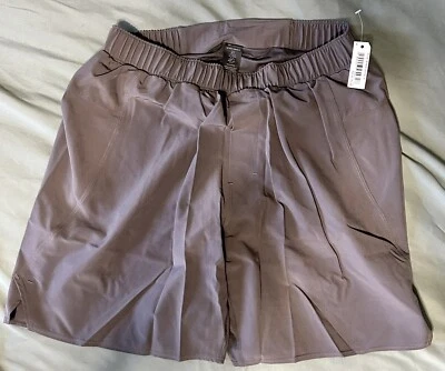 Nuevos pantalones cortos deportivos grises medianos con cordón. ¡Nuevo con etiquetas! Velocidad máxima Foto 1 de 2