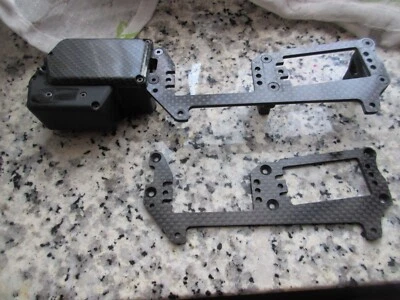 2 E2318 Mugen Piastra Radio in Carbonio per MBX8 - Imagen 1 de 4